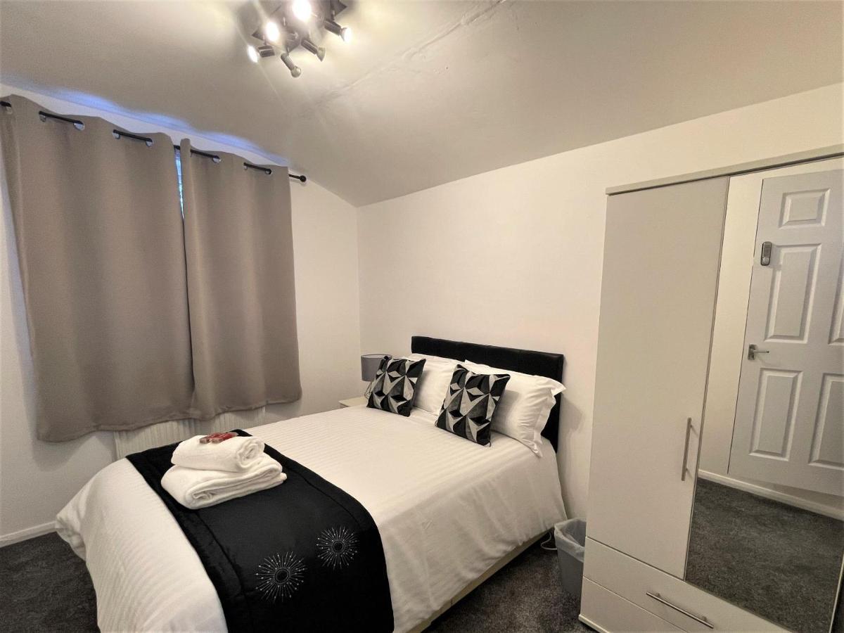 Robinhuts - 3 Bed Accommodation -Perfect For Contractors, Families & Students Kingston upon Hull Exterior foto