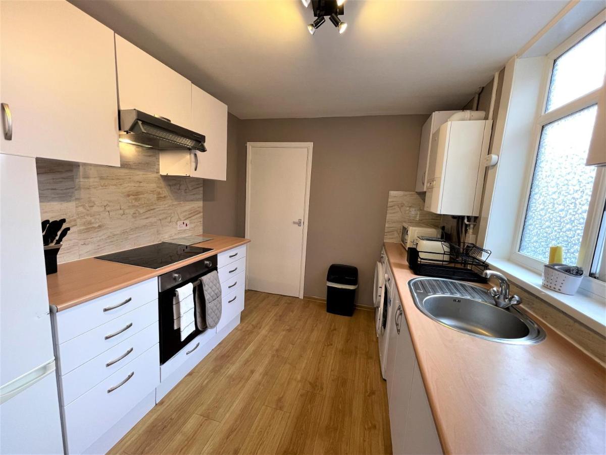 Robinhuts - 3 Bed Accommodation -Perfect For Contractors, Families & Students Kingston upon Hull Exterior foto