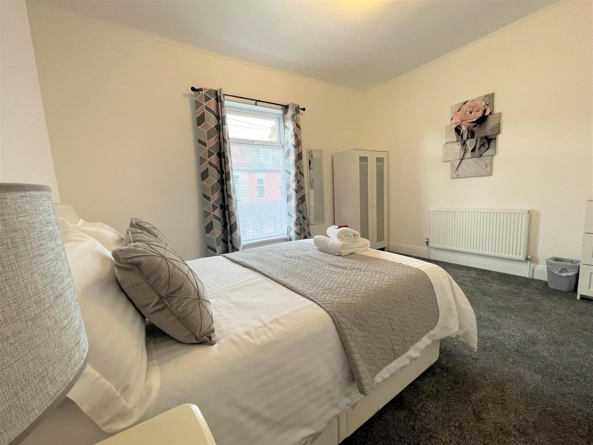 Robinhuts - 3 Bed Accommodation -Perfect For Contractors, Families & Students Kingston upon Hull Exterior foto