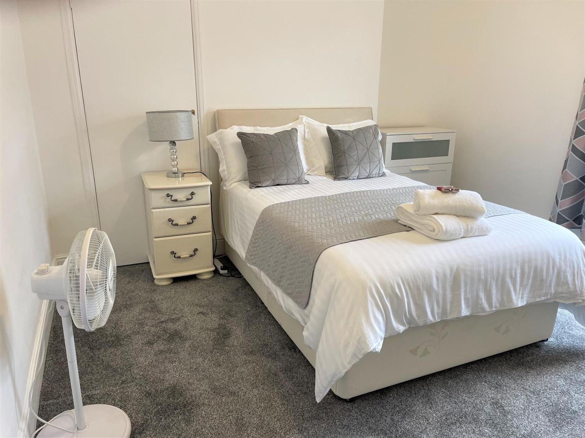 Robinhuts - 3 Bed Accommodation -Perfect For Contractors, Families & Students Kingston upon Hull Exterior foto