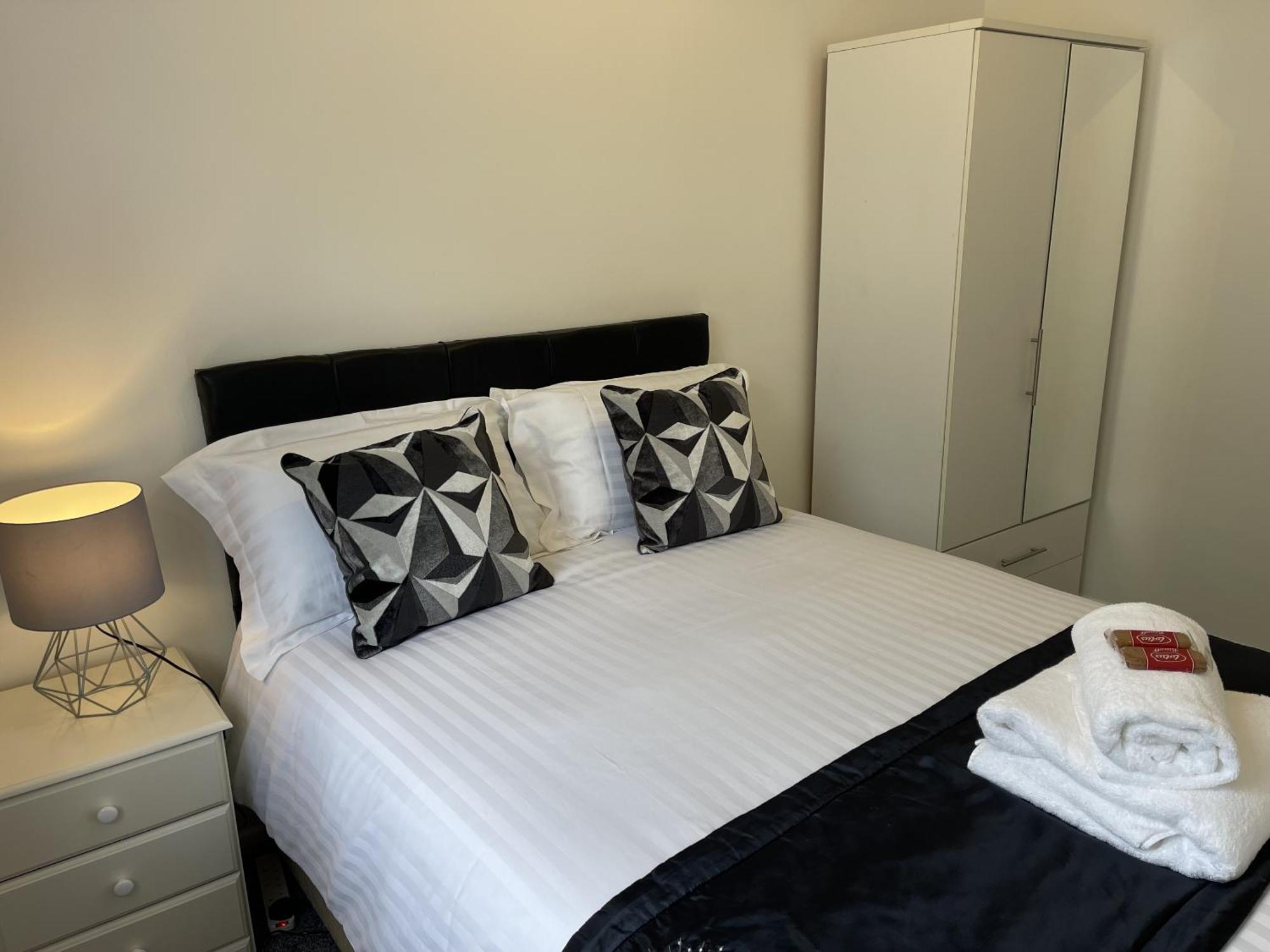 Robinhuts - 3 Bed Accommodation -Perfect For Contractors, Families & Students Kingston upon Hull Exterior foto