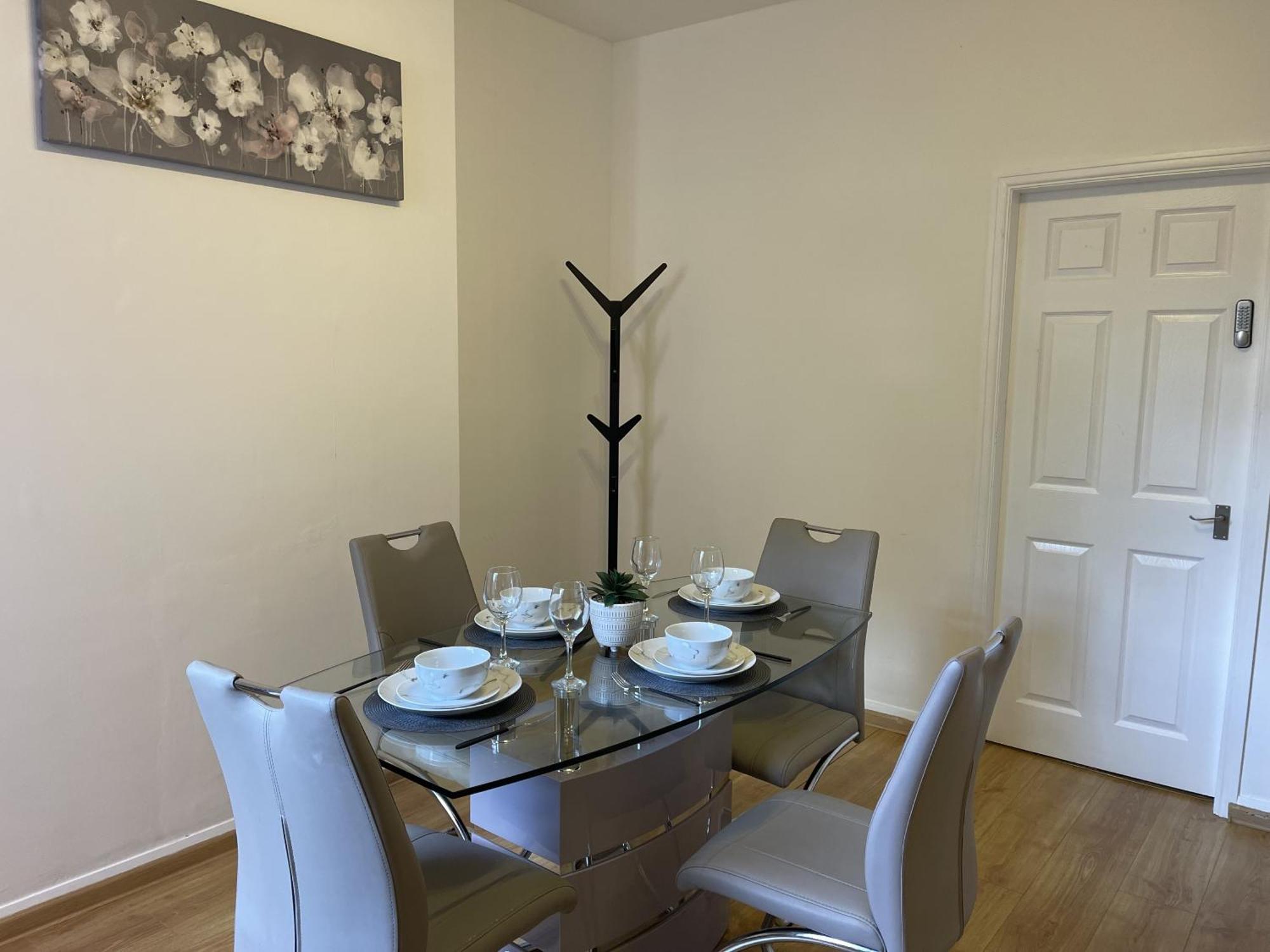Robinhuts - 3 Bed Accommodation -Perfect For Contractors, Families & Students Kingston upon Hull Exterior foto